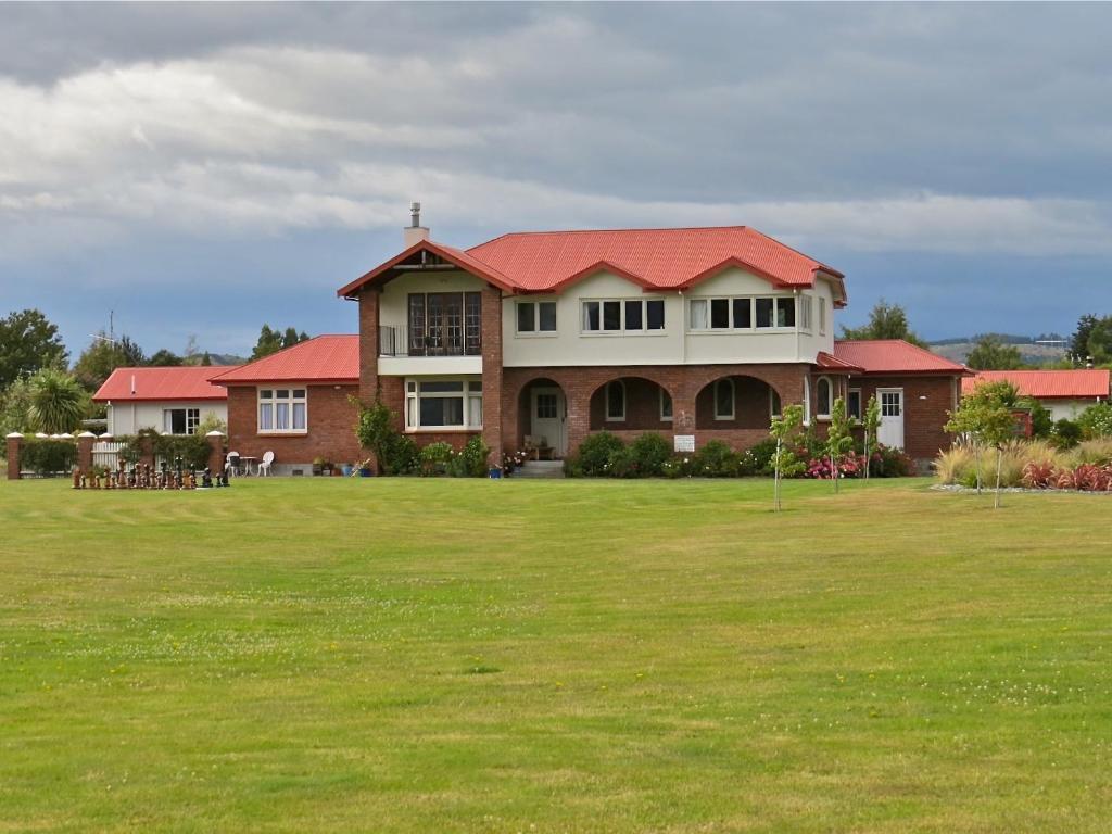 Te Anau Lodge Екстериор снимка